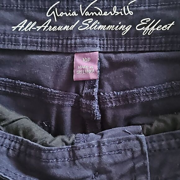 Gloria Vanderbilt All Around Slimming Effect Cargo Capri Pants Navy Blue Sz 10P - Picture 9 of 12